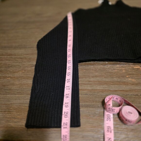 Naked Wardrobe Mock Neck Rib Crop Sweater NWOT Black Small - Picture 6 of 9